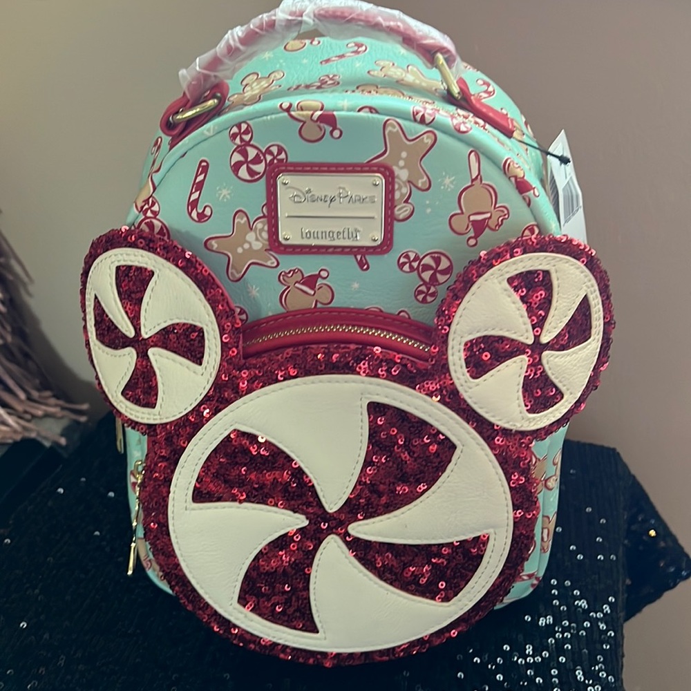 NEW DISNEY PARKS LOUNGEFLY CHRISTMAS BACKPACK 🎒